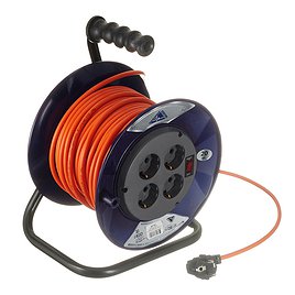 Удлинитель силовой на катушке Партнер Электро PowerLine (УТ-012816) открытая установка с заземлением 20 м 10 А 250 В 2,2 кВт 4 розетки ПВС 3х1 мм2 IP20 темно-серый